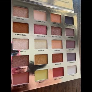 ICONIC LONDON // eyeshadow pallet